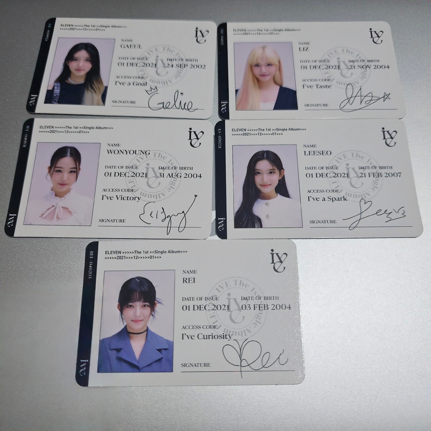 IVE ELEVEN 專輯證件小卡