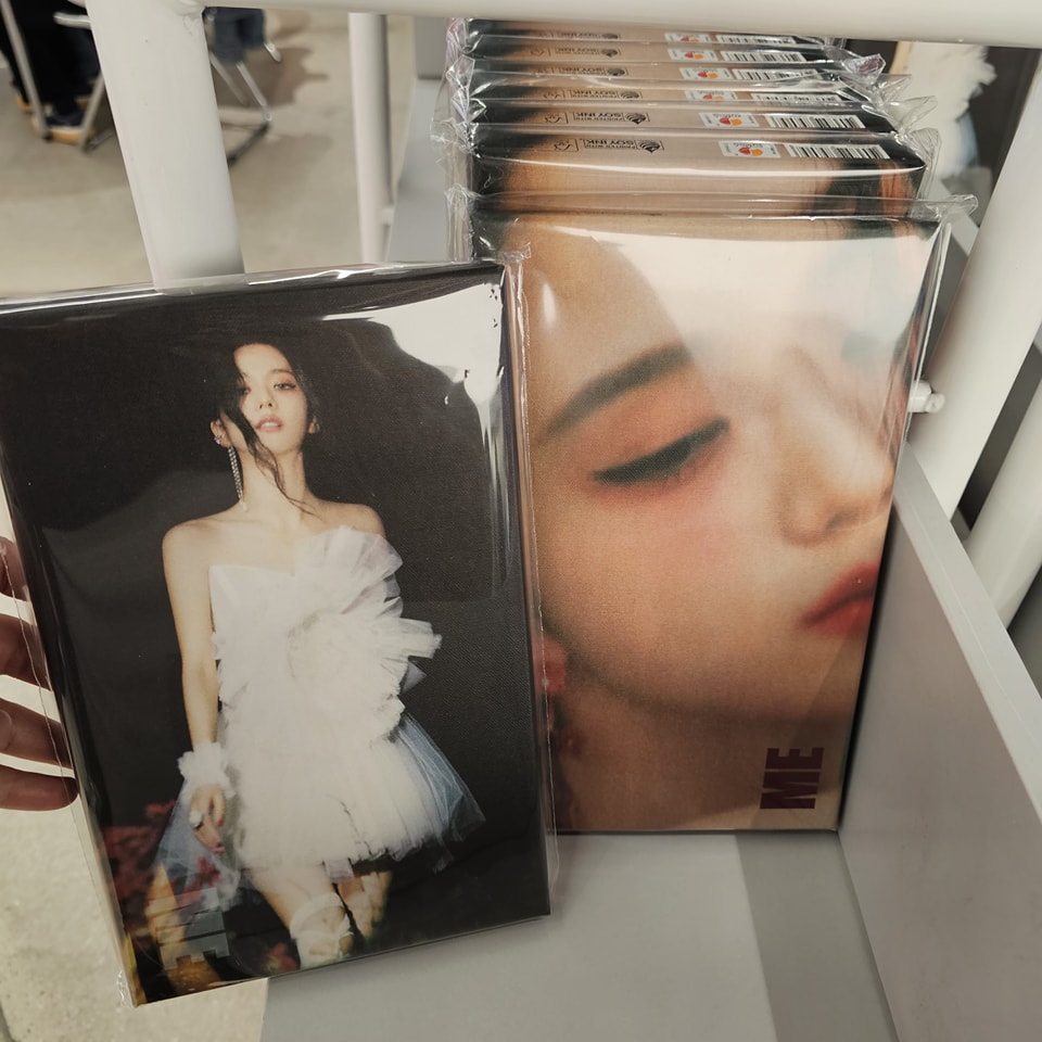 JISOO(BLACKPINK) - JISOO FIRST SINGLE ALBUM